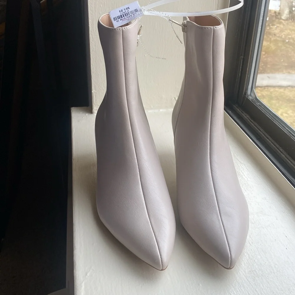 NWT Journee Collection Booties - Picture 2 of 5